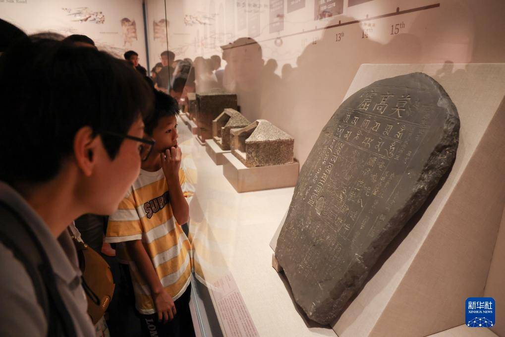 皇冠信用网申请条件_“大成敦煌——敦煌文化艺术大展”在深圳开展