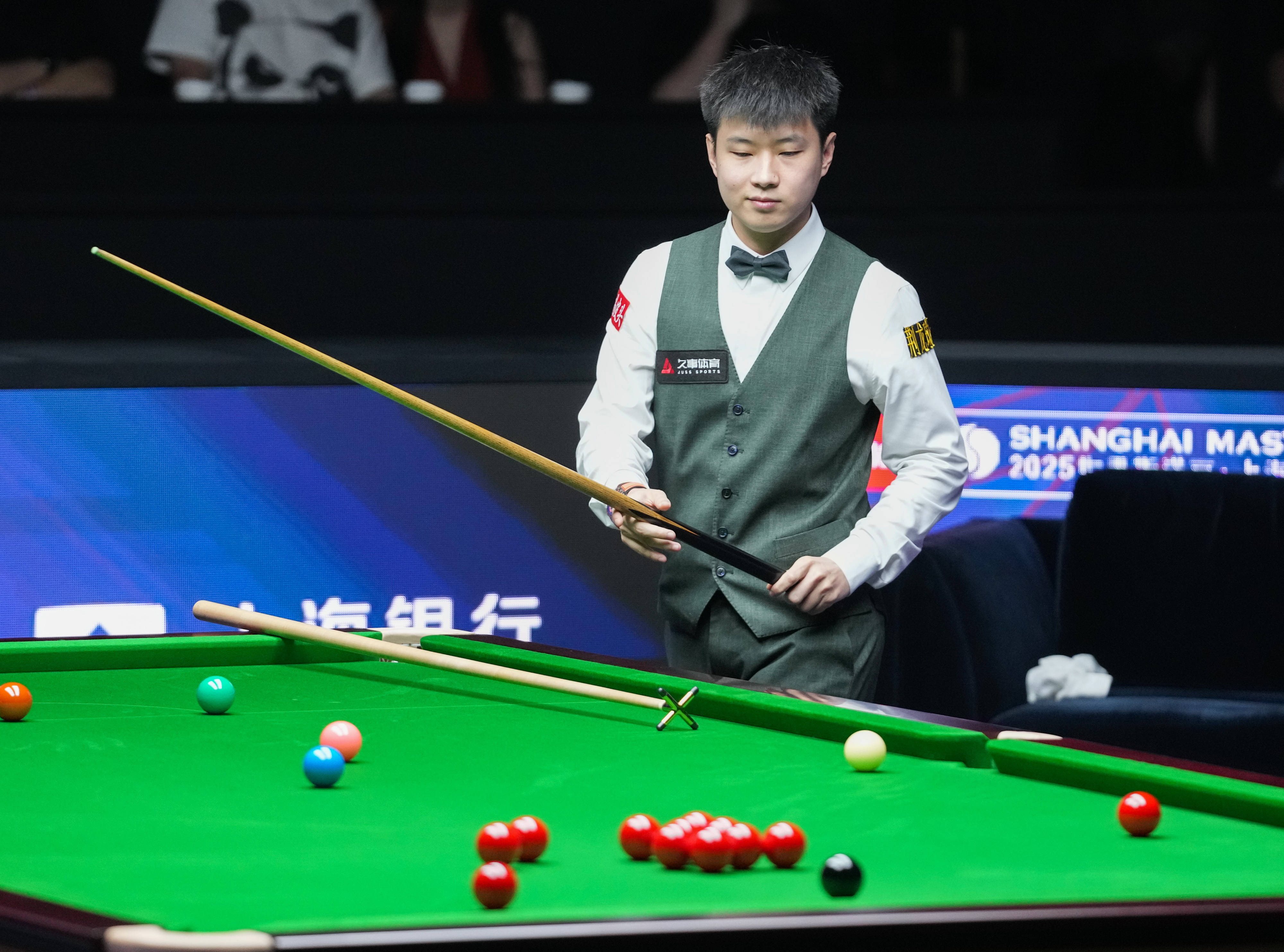 皇冠信用网登2代理_斯诺克上海大师赛丨赵心童对阵威尔逊